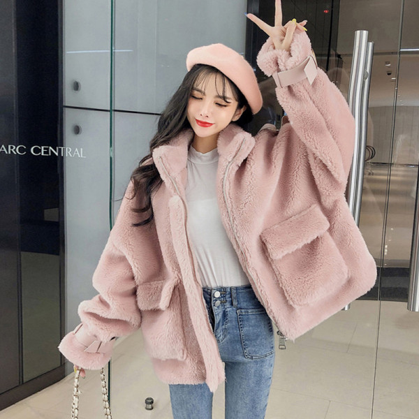 Női tollkabát nagy zsebekkel, rózsaszín, bézs és zöld színben