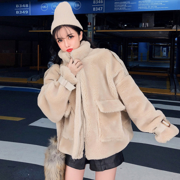 Női tollkabát nagy zsebekkel, rózsaszín, bézs és zöld színben