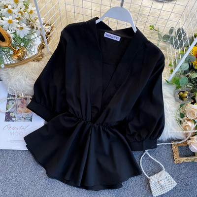 Alkalmi női ing spitz nyakkivágással és rövid ujjú több színben