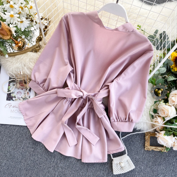 Alkalmi női ing spitz nyakkivágással és rövid ujjú több színben