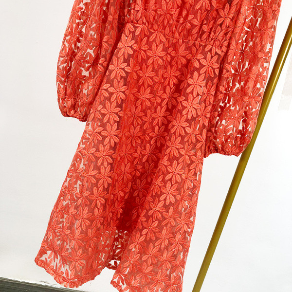 Modern női csipke ruha piros színben