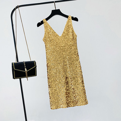 Modern női ruha flitterekkel, széles pántokkal, több színben