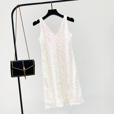 Modern női ruha flitterekkel, széles pántokkal, több színben