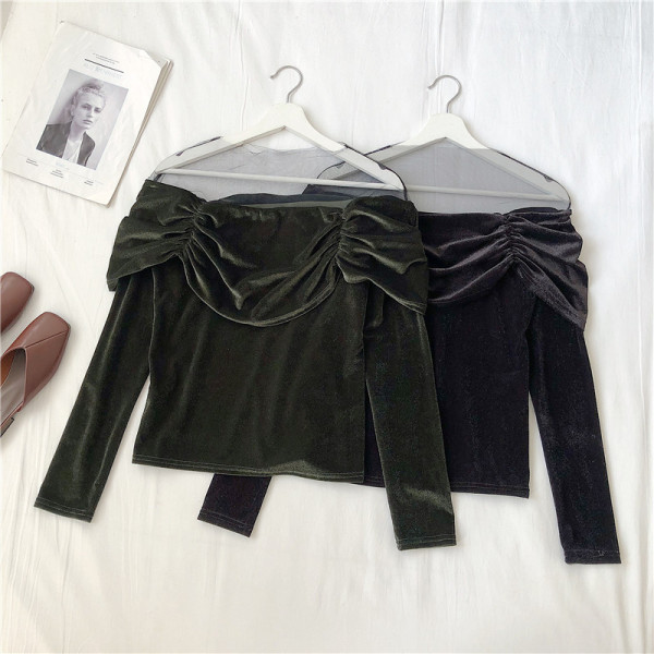 Γυναικεία βελούδινη μπλούζα σε δύο χρώματα με οβάλ λαιμόκοψη