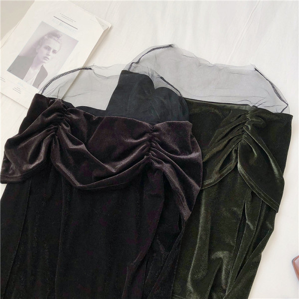 Γυναικεία βελούδινη μπλούζα σε δύο χρώματα με οβάλ λαιμόκοψη