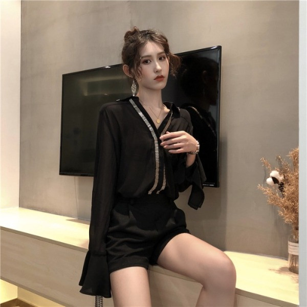 Elegáns női sifon ing fém elemekkel