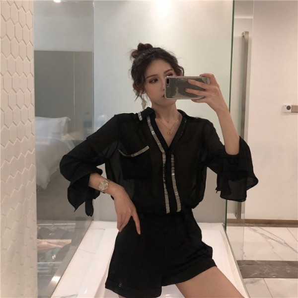 Elegáns női sifon ing fém elemekkel