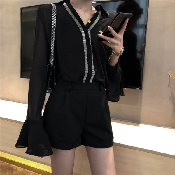 Elegáns női sifon ing fém elemekkel