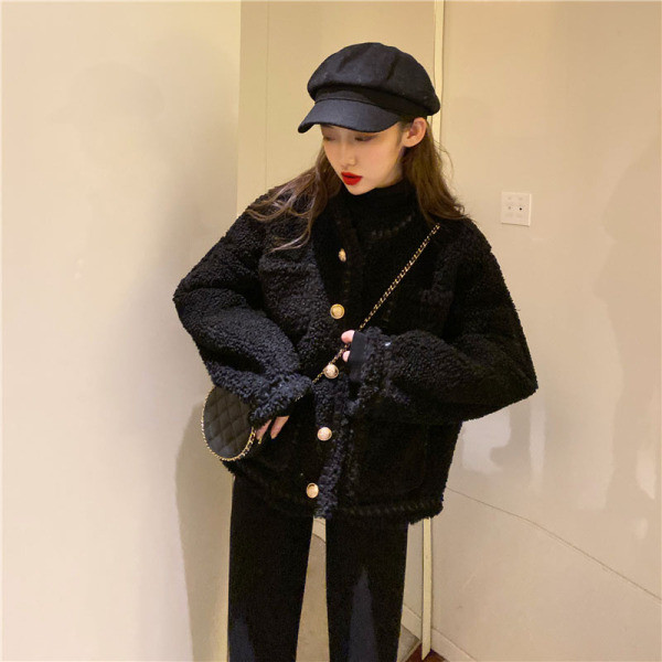 Rövid pehelykabát barna és fekete zsebekkel