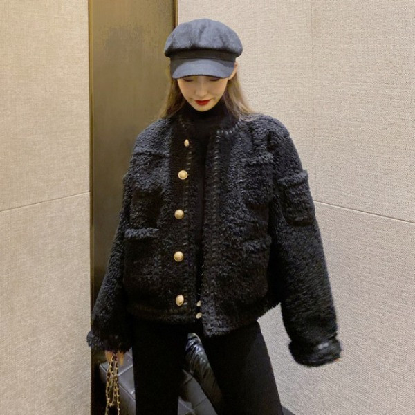 Rövid pehelykabát barna és fekete zsebekkel