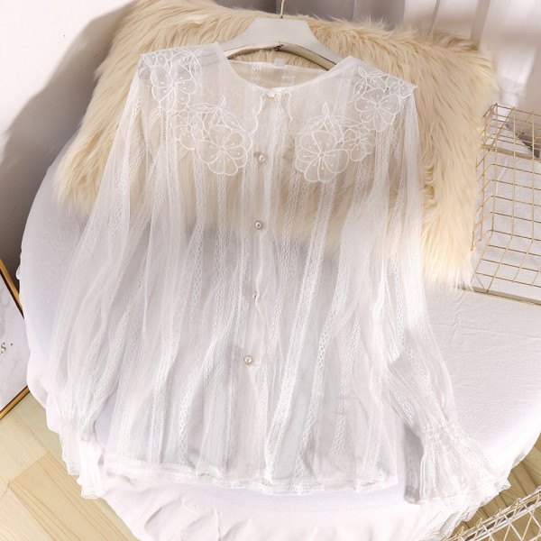 Modern női ing gombokkal és csipkével bézs, rózsaszín és fehér