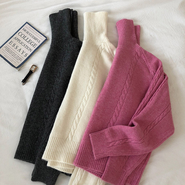 Μοντέρνο γυναικείο πουλόβερ σε τρία χρώματα με κολάρο 