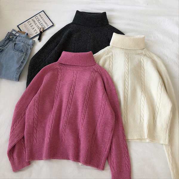 Μοντέρνο γυναικείο πουλόβερ σε τρία χρώματα με κολάρο 