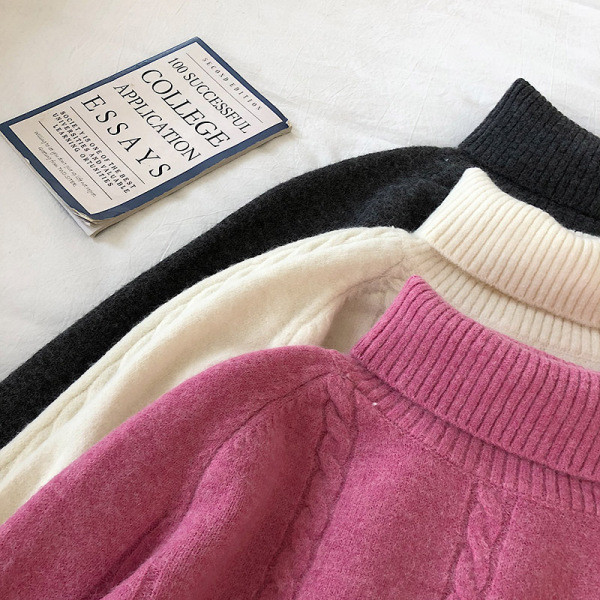 Μοντέρνο γυναικείο πουλόβερ σε τρία χρώματα με κολάρο 