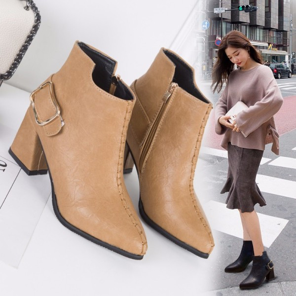 Női alkalmi csizma vastag sarokkal és csattal fekete és barna színben