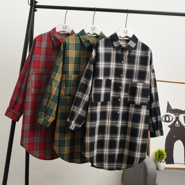 Női lezser hosszú kockás ing, hosszú ujjal és zsebekkel, három színben