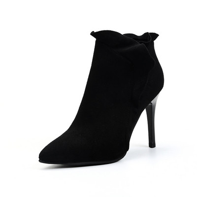 Μοντέρνες γυναικείες μπότες σε οικολογικό σουέτ με φερμουάρ και λεπτό τακούνι σε κόκκινο, πράσινο και μαύρο χρώμα