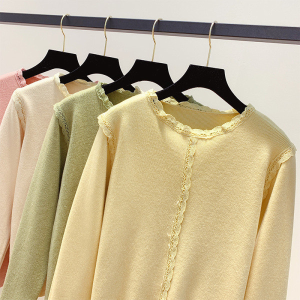 Μοντέρνα γυναικεία μπλούζα με δαντέλα και οβάλ λαιμόκοψη σε τέσσερα χρώματα