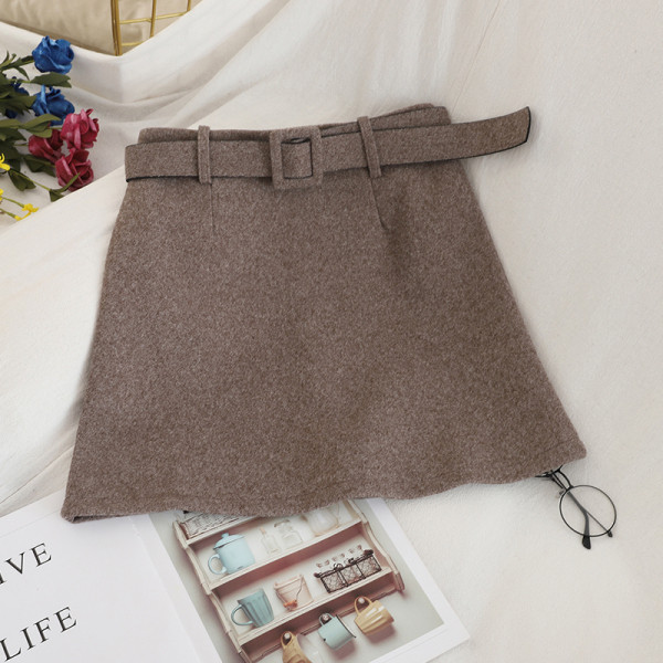 Modern női szoknya négy színben övvel és magas derékkal