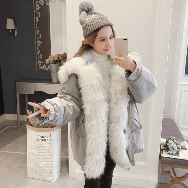 Γυναικείο χειμωνιάτικο μπουφάν με απαλή επένδυση και κουκούλα