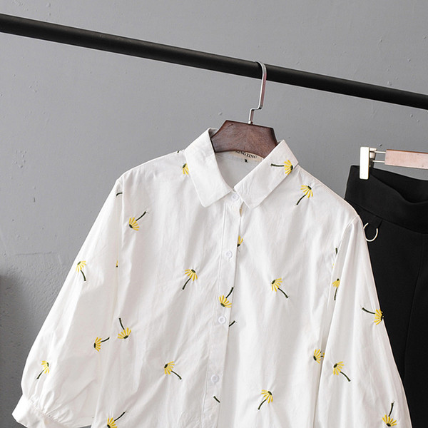 Casual γυναικείο πουκάμισο με κλασικό γιακά και μανίκια 3/4 σε λευκό χρώμα