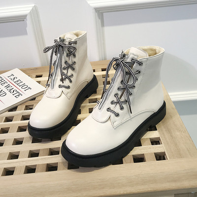 Γυναικείες casual μπότες σε λευκό και μαύρο χρώμα με φερμουάρ και κορδόνια