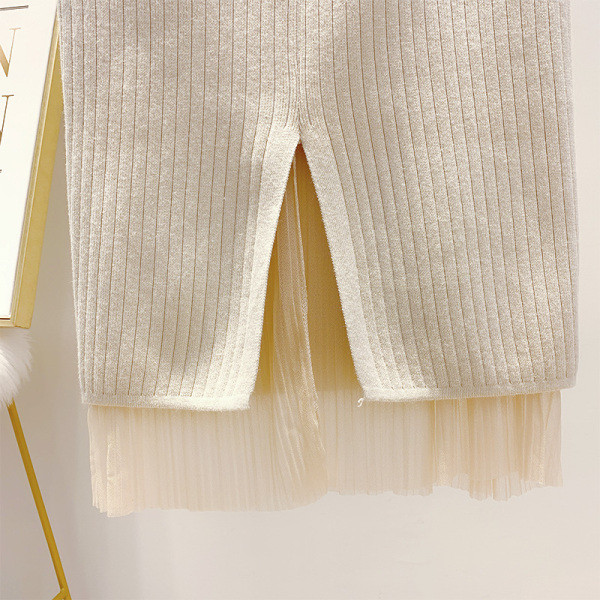 Modern, fényes hatású női szoknya fekete és bézs színben