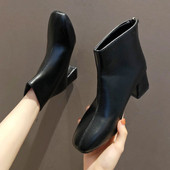 Öko bőrből készült, alacsony sarkú női csizma több színben