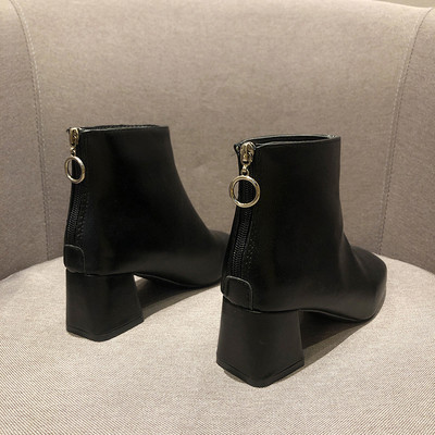 Öko bőrből készült, alacsony sarkú női csizma több színben