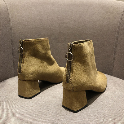 Öko bőrből készült, alacsony sarkú női csizma több színben