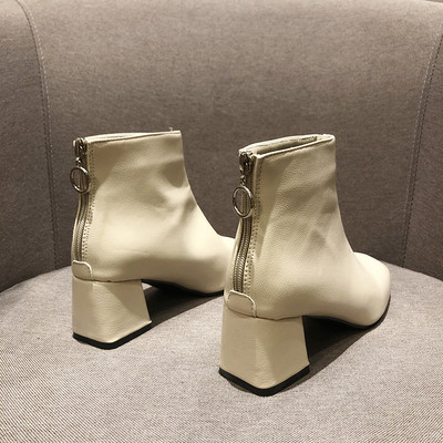 Öko bőrből készült, alacsony sarkú női csizma több színben