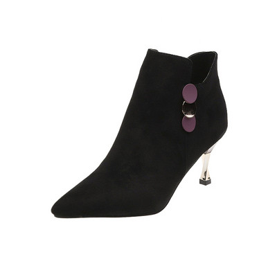 Μοντέρνες γυναικείες μπότες με φερμουάρ σε μαύρο χρώμα - δύο μοντέλα