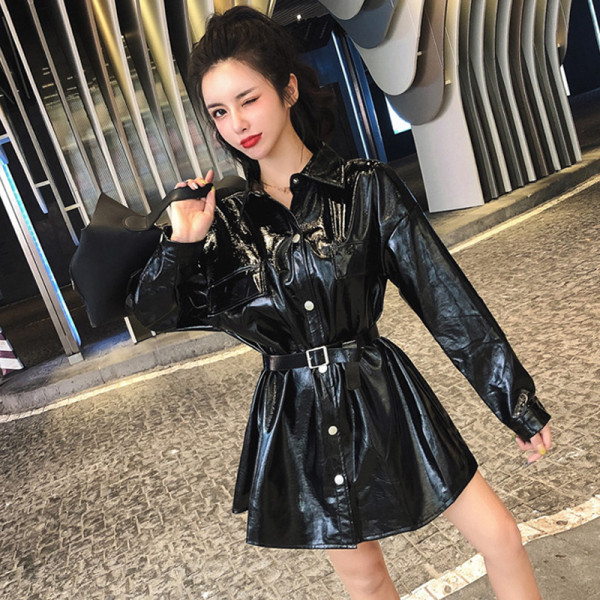 Γυναικείο έκο δερμάτινο φόρεμα με ζώνη σε μαύρο και μαύρο χρώμα