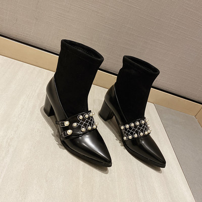 Γυναικείες μπότες  μυτερό μοντέλο σε μαύρο χρώμα με πέρλες - δύο μοντέλα