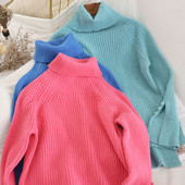 Μοντέρνο γυναικείο πουλόβερ σε διάφορα χρώματα με κουμπιά και κολάρο 