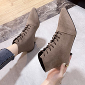 Alkalmi női csizma hegyes modell eco velúrból, két színben