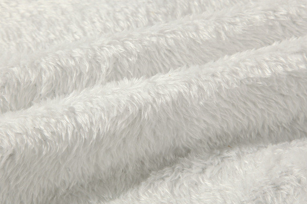 Alkalmi férfi téli kabát puha szegéllyel és kapucnival, három színben