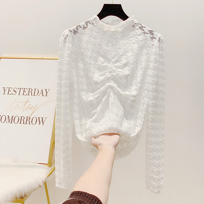 Γυναικεία δαντελένια μπλούζα με χαμηλό γιακά σε τέσσερα χρώματα