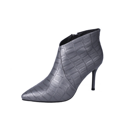 Modern női csizma vékony sarokkal, öko bőrből szürke és fekete színben