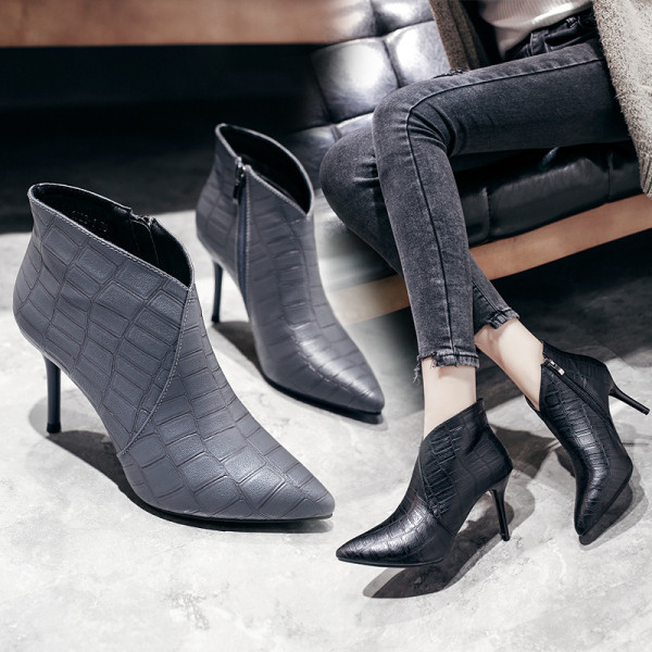 Modern női csizma vékony sarokkal, öko bőrből szürke és fekete színben