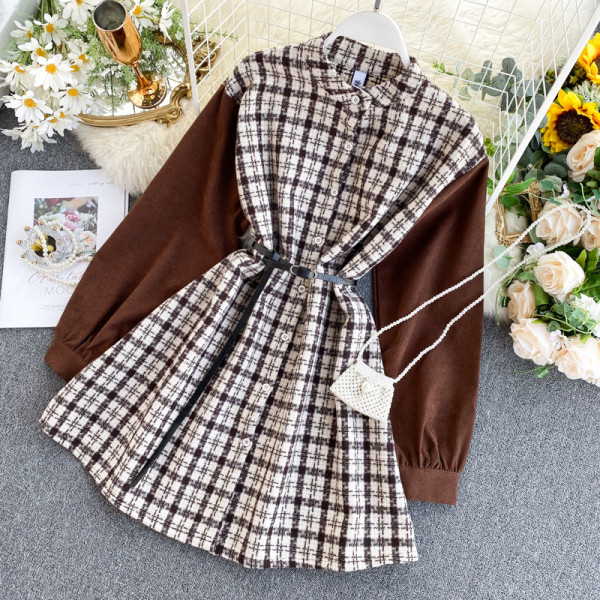 Fekete és barna kockás női ruha övvel