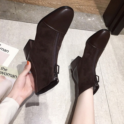 Női alkalmi csizma öko velúr cipzárral, fekete színben