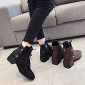 Női alkalmi csizma öko velúrból, fűzővel és négyszögletes sarokkal