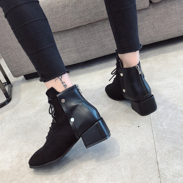 Női alkalmi csizma öko velúrból, fűzővel és négyszögletes sarokkal