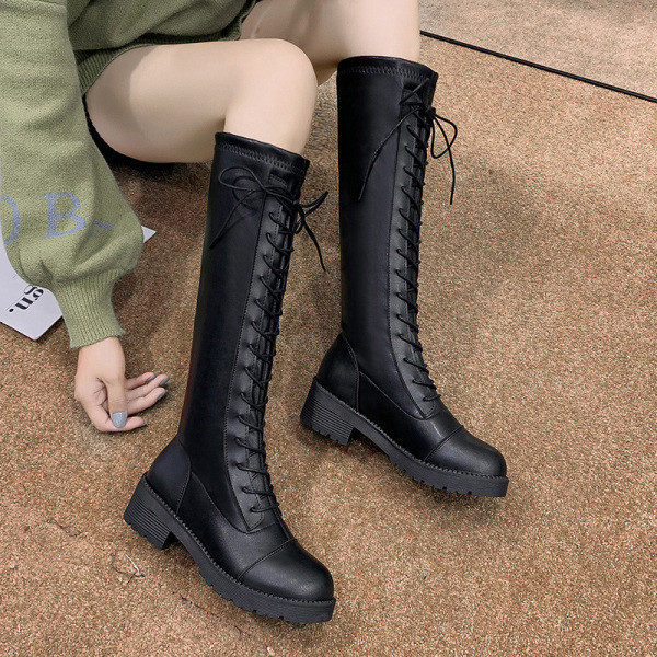 Μοντέρνες γυναικε`ιες μπότες με οικολογικό σουέτ και έκο δέρμα σε μαύρο χρώμα