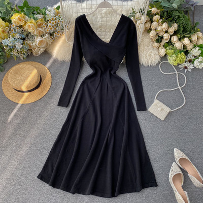 Alkalmi női ruha V-nyakkal, fekete és bordó színben