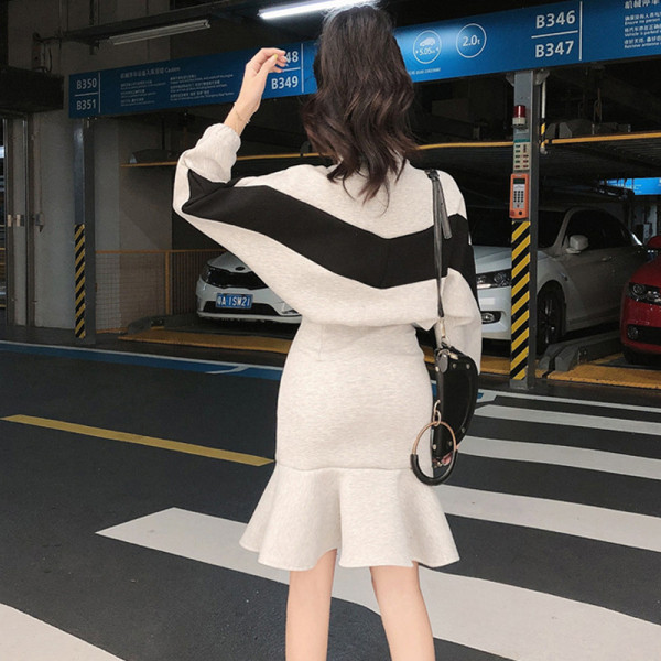 Női sport-alkalmi ruha cipzárral fekete színben