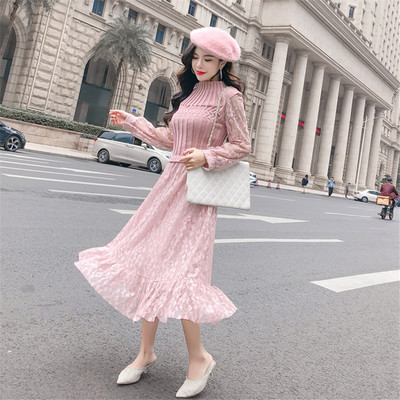 Γυναικείο φόρεμα δαντέλα με μακριά μανίκια σε ροζ χρώμα