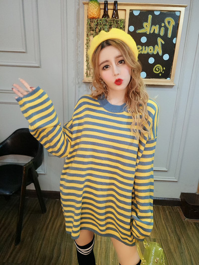 Ριγέ γυναικεία μπλούζα με στρογγυλη λαιμόκοψη