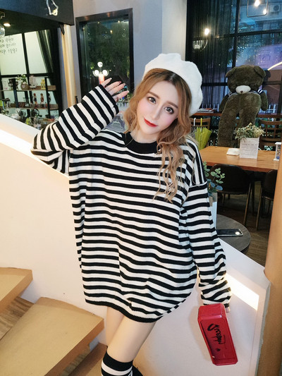 Ριγέ γυναικεία μπλούζα με στρογγυλη λαιμόκοψη